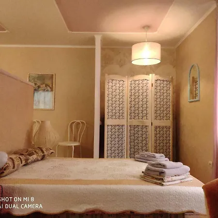 Appartement Domovik Latorichnaya,3 *